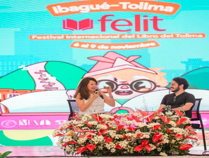 Iluctración de el encanto de las palabras: Arantxa Mellado lleva la magia de Harry Potter al FELIT 2025